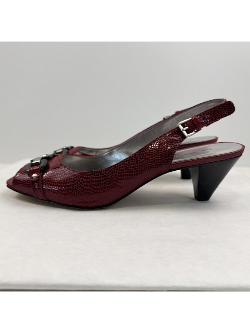 Anne Klein AK Sindri Slingback Heels Womens Size 9.5M Red Snakeskin Peep Toe
